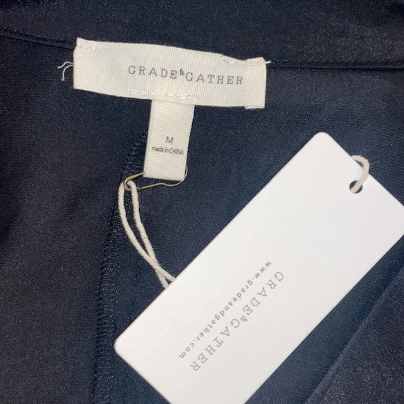 Grade & Gather Women’s Black V-Neck Blouse Size Medium New NWT - Picture 3 of 6